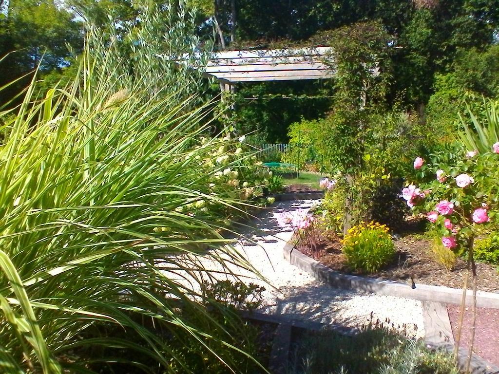 Les Muscaris Bed & Breakfast Le Minihic-sur-Rance Exterior photo